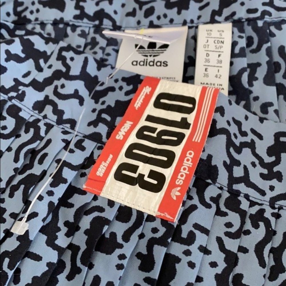 NWOT Adidas Active Icons Pleated Skirt - Picture 5 of 7